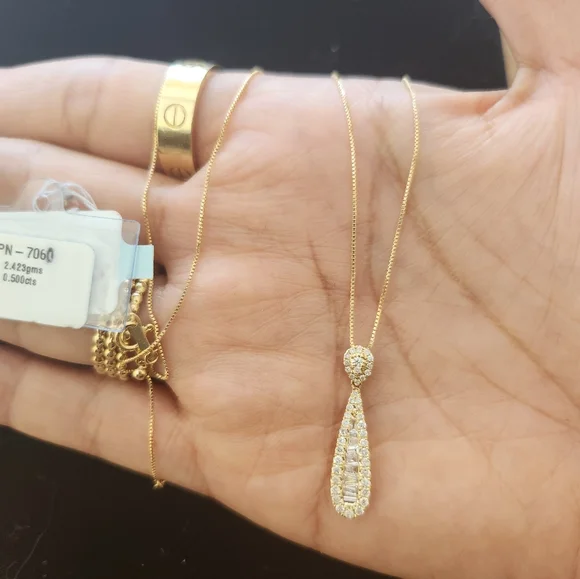 Natural Real Diamonds BowTie/Teardrop 18K yellow Japan gold necklace - Picture 4 of 5